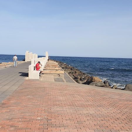 Brisas Del Mar Apartment, One Step From The Sea. El Burrero Bagian luar foto